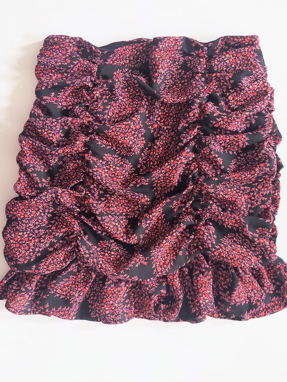 Forever 21 Ruched Floral Mini Skirt Black Red Size Medium